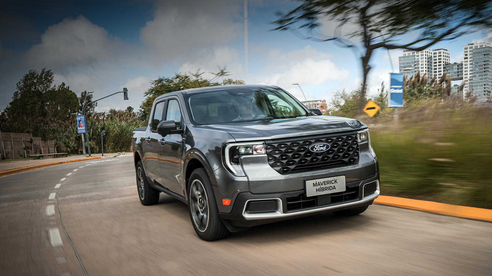 Nueva camioneta Maverick Lariat Híbrida