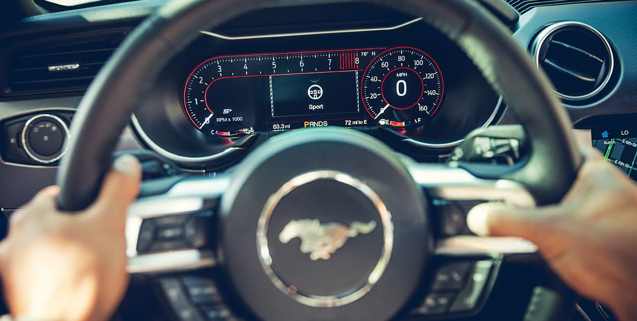 Volante deportivo Ford Mustang