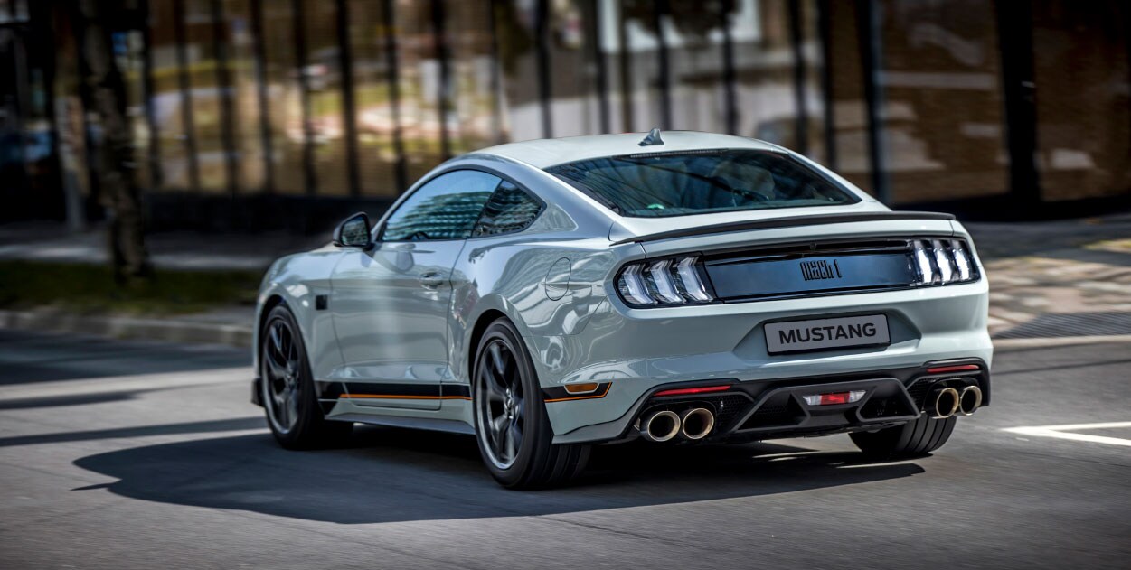 Ford Mustang exterior - calaveras