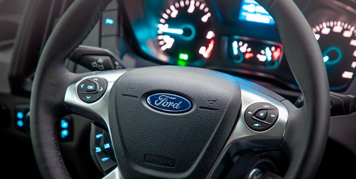 Ford Transit Chasis, Volante regulable en altura y profundidad - Compartí la imagen, Descargá la imagen.