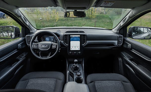 Ford Ranger exterior - perfil carretera