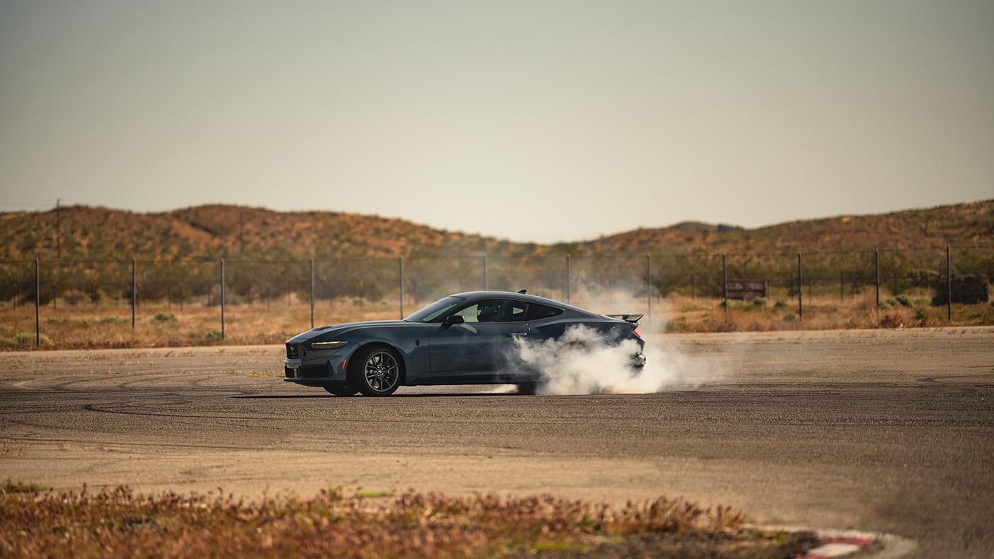 Nuevo Mustang Dark Horse