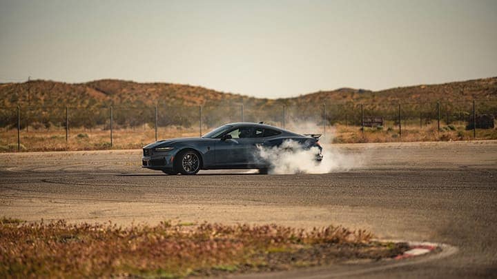 Mustang Dark Horse con cinco modos de conducción