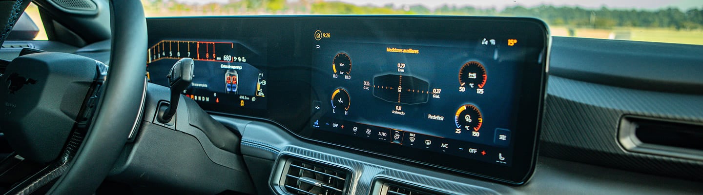 Mustang Dark Horse con pantalla multitáctil de 13,2 pulgadas