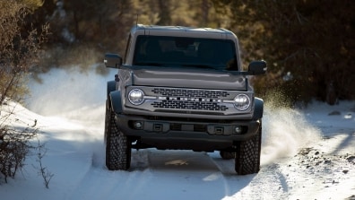 La Bronco cuenta con luces y faros antinieble LED.