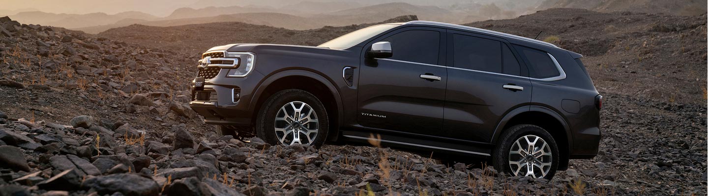 Ford Everest Titanium en camino de ripio