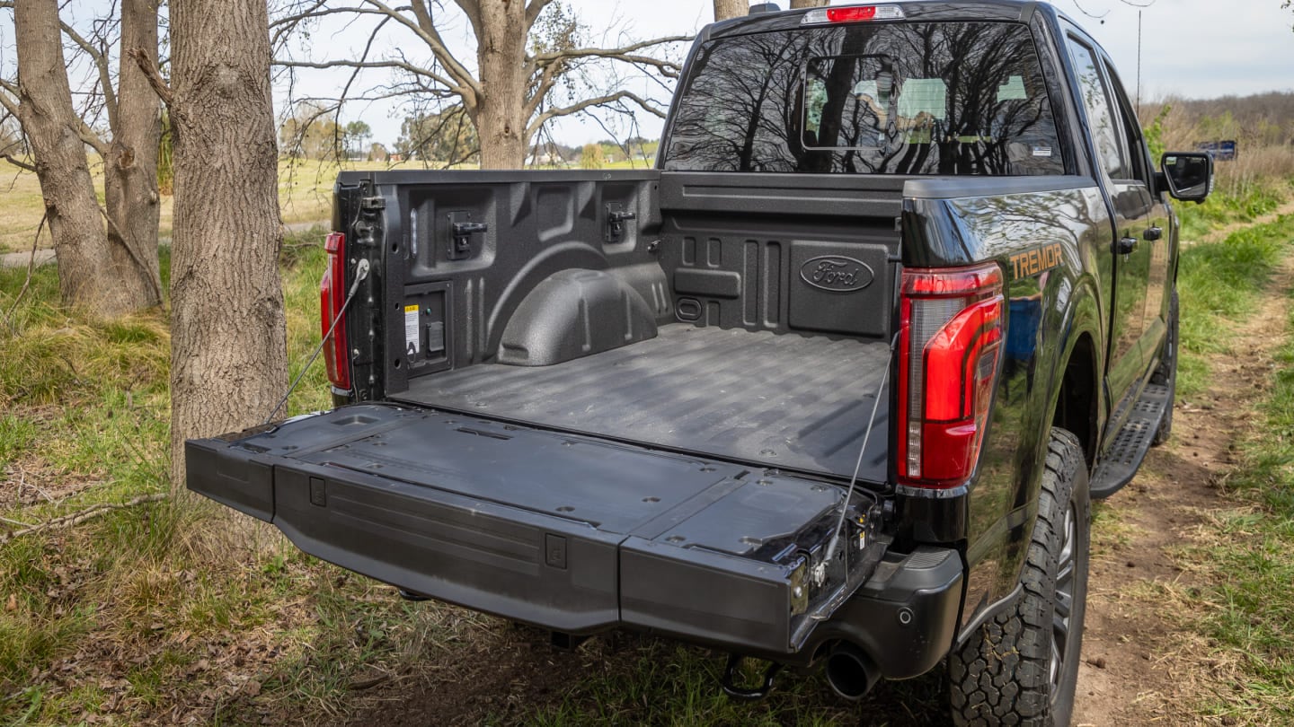 Apertura multifuncional, este diseño inteligente permite un acceso más fácil y versátil a la caja de carga