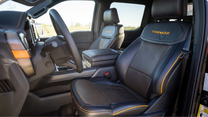 Diseño interior con asientos tapizados de la  F-150 Tremor