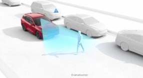 Asistente de pre-colisión con frenado autónomo de emergencia y detección de peatones