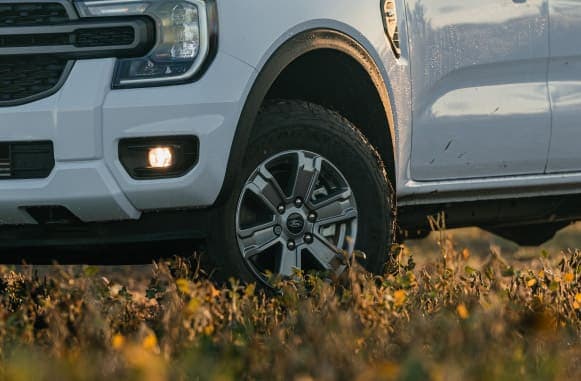 Parte exterior de llantas de Nueva Ranger XLS 4x2