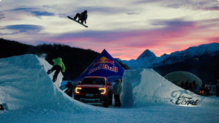 Competencia de saltos de Ford en Cerro Castor