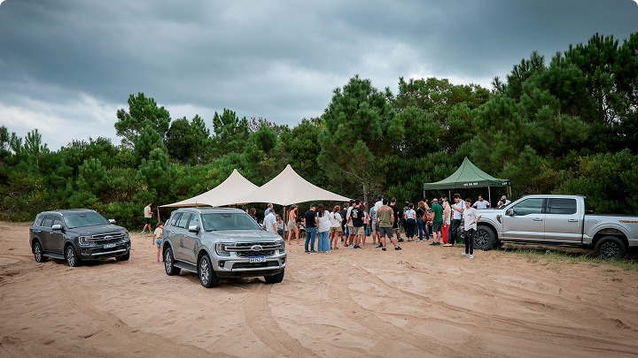 Vehículos Ford durante travesía en Cariló
