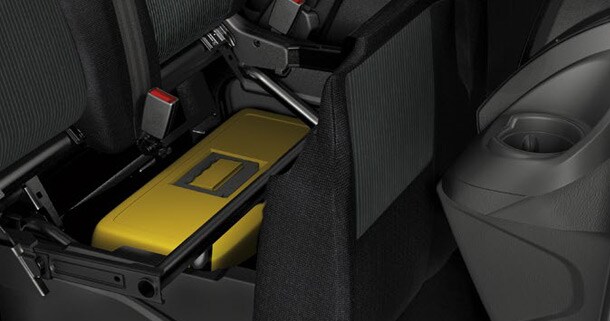 Explorar Ford Transit Chasis - Confort - Espacios portaobjetos.