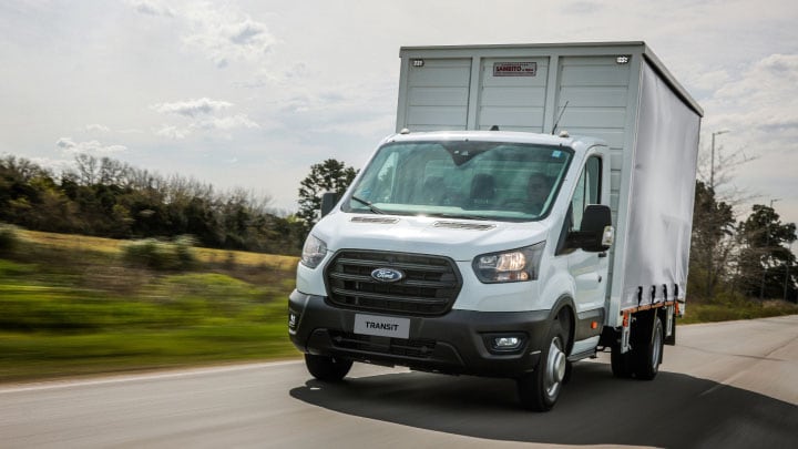Ford Transit Chasis con motor diésel EcoBlue 2.0 litros