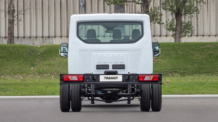 Ford Transit Chasis con doble rodado