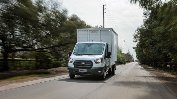 Transit Chasis con dirección eléctrica