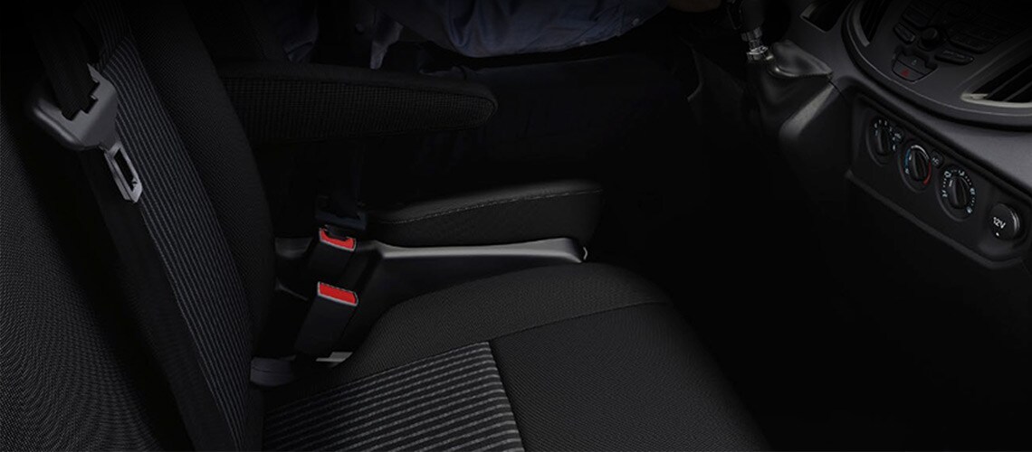 Explorar Ford Transit Chasis - Seguridad - Cinturones de seguridad.