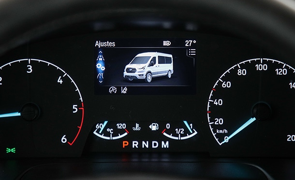 Explorar Ford Transit Chasis - Tecnología - My Key. 