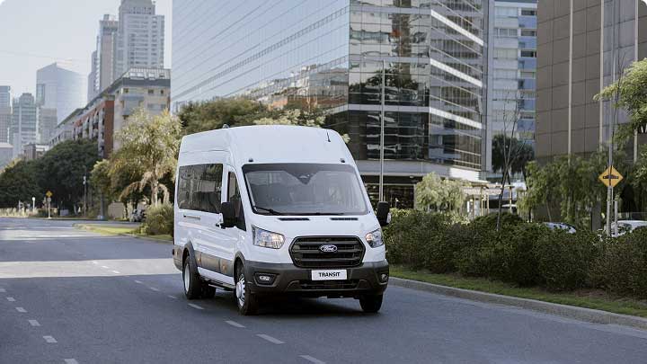 Transit Minibus con sensor para lluvia