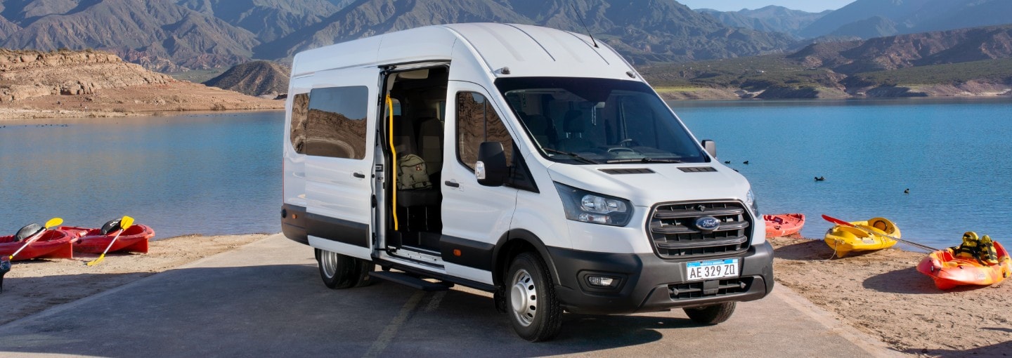 Sentite seguro con Ford Transit Minibus