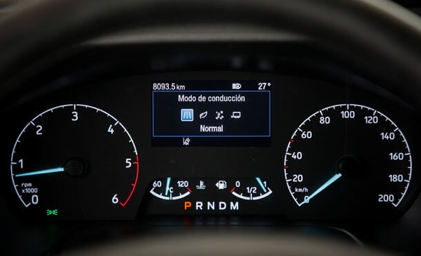 Probá la suspensión McPherson de Ford Transit Minibus