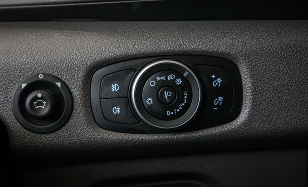 Probá la suspensión McPherson de Ford Transit Minibus