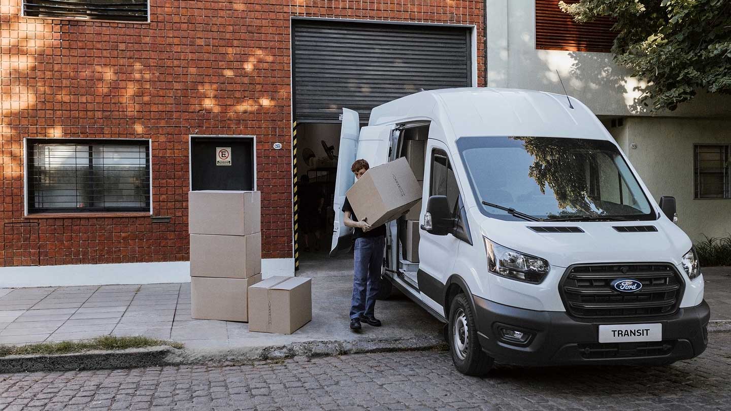 Transit Van con amplia capacidad de carga