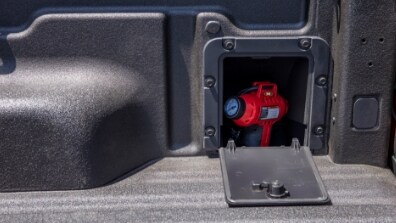 FLEXBED, diseño innovador - Espacios de guardado laterales en la caja de carga.